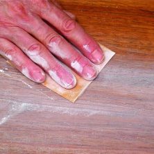 8 cách tẩy sơn trên gỗ hiệu quả và nhanh chóng không ngờ